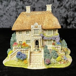 Lilliput Lane | River Meadow Manor | Collectors' Club